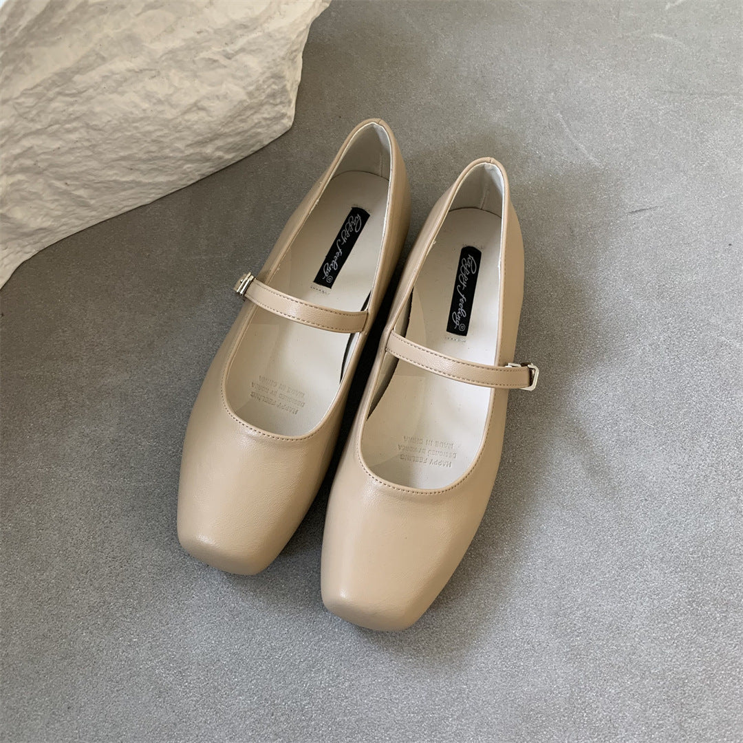 Elegantes zapatos Mary Jane de tacón bajo de Isabella Sol para el día a día.