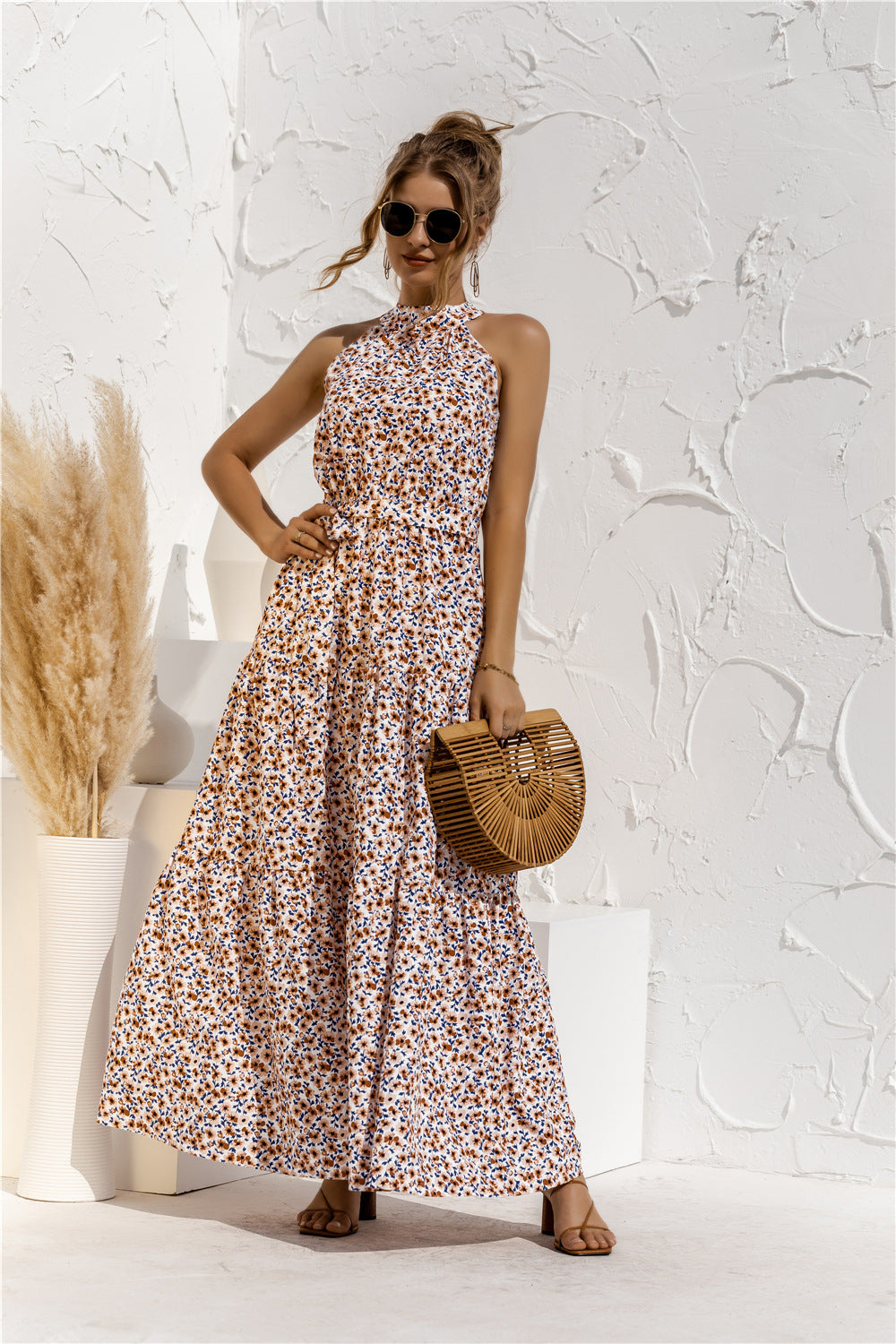 Vestido largo estampado con escote halter de Isabella Sol