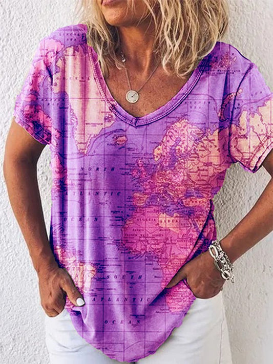 Top de cuello en V con estampado de mapa de Isabella Sol para uso diario.