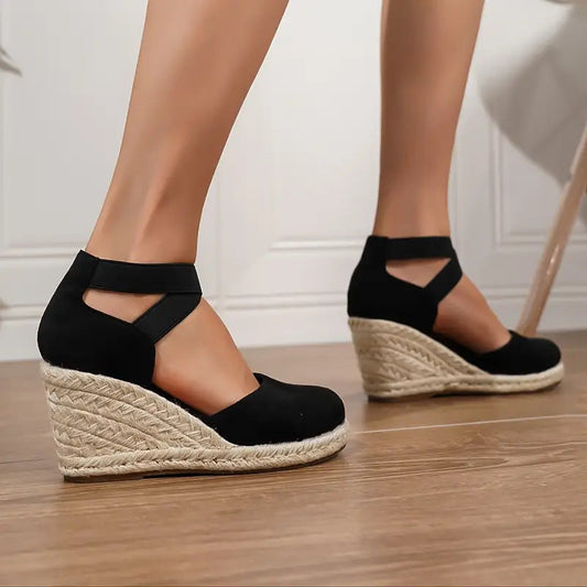 Elegantes sandalias deportivas de talla grande de Isabella Sol