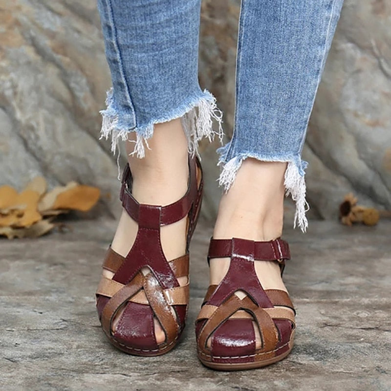 Sandalias de cuña cómodas de Isabella Sol para uso diario.