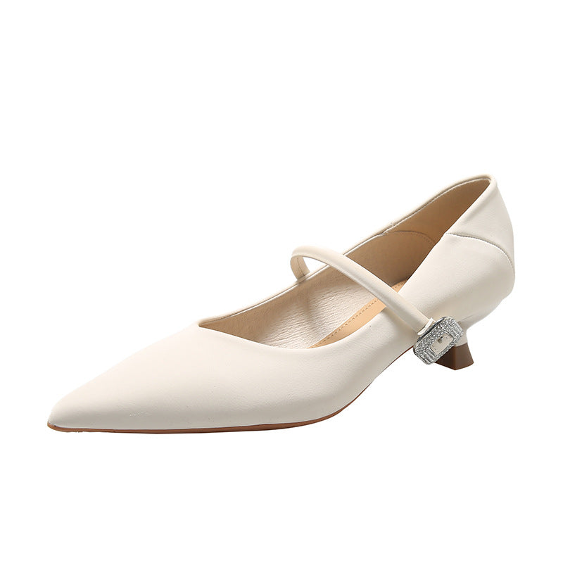 Elegantes tacones con pedrería de Isabella Sol