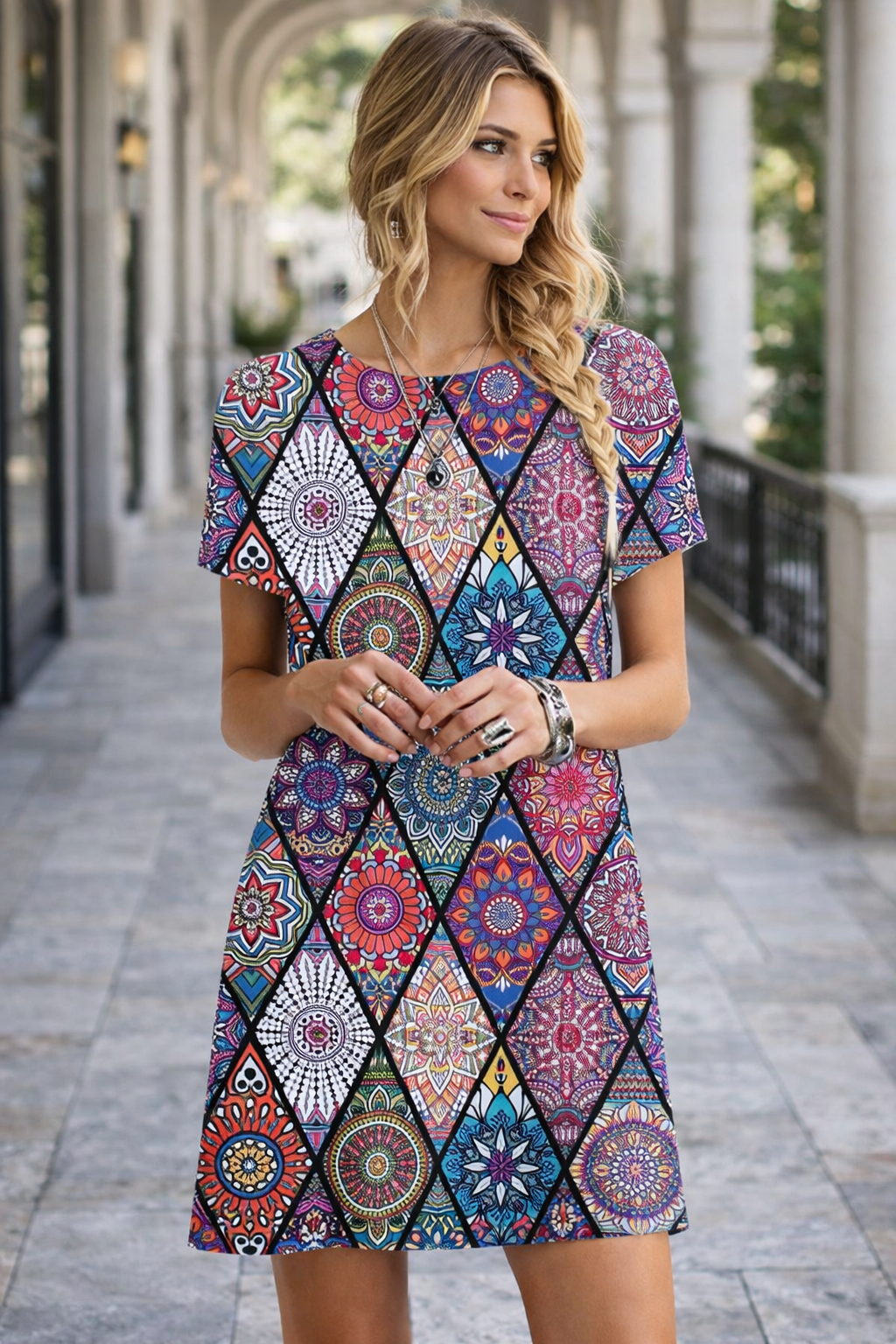 Vestido ultracorto estampado vibrante de Isabella Sol