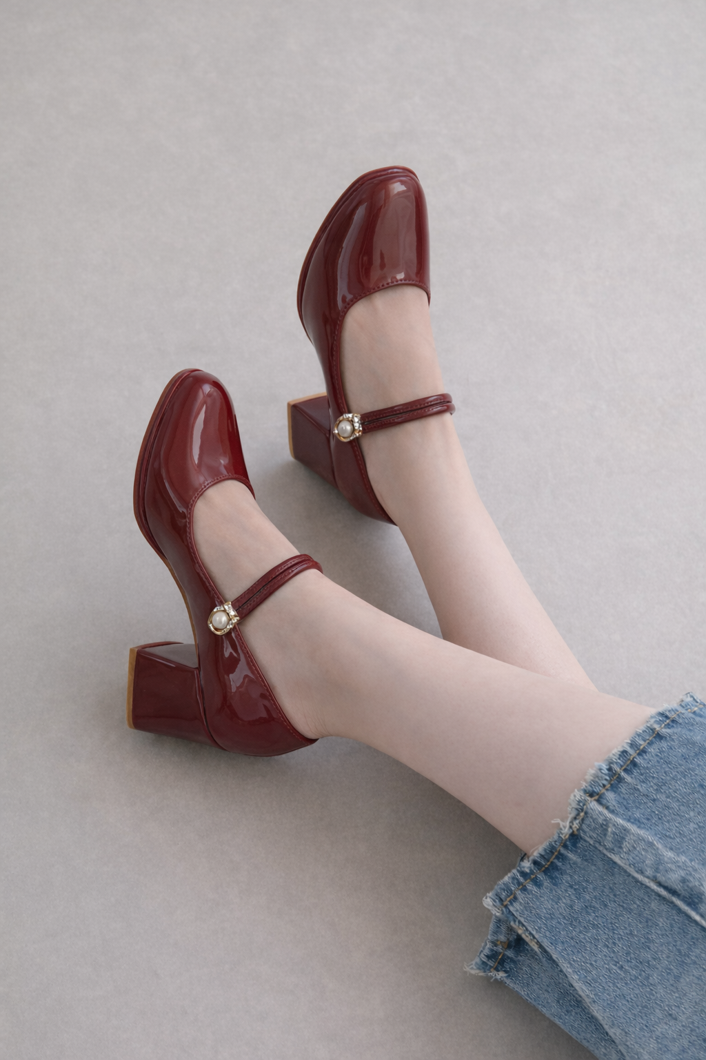 Zapatos de tacón alto estilo Mary Jane de Isabella Sol