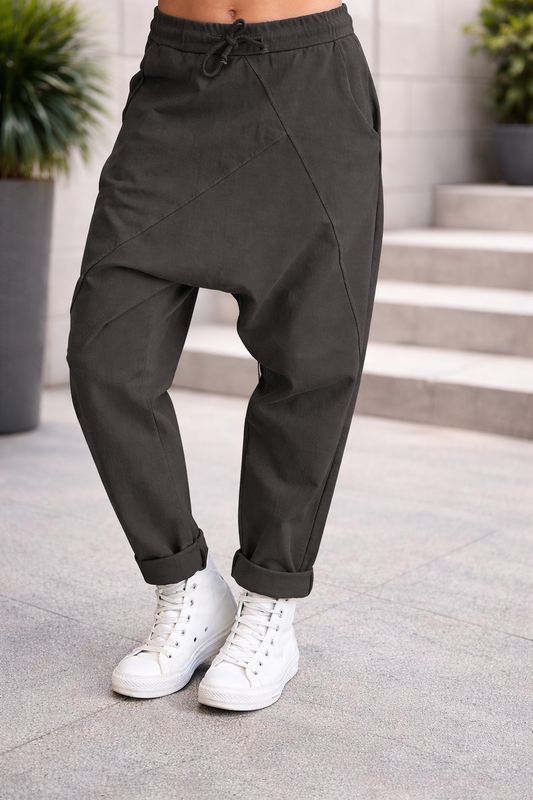 Pantalones harem de algodón de corte relajado de Isabella Sol
