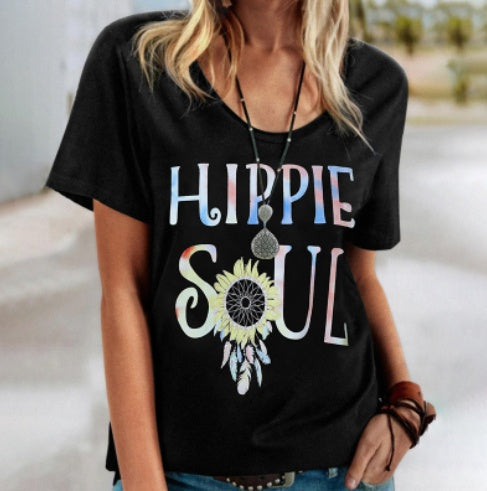 Camiseta de cuello redondo con estampado floral de Isabella Sol, estilo hippie soul.