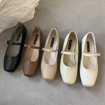 Elegantes zapatos Mary Jane de tacón bajo de Isabella Sol para el día a día.