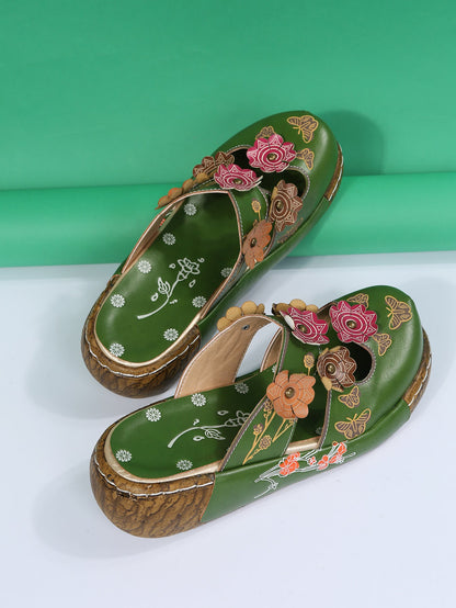 Sandalias de punta redonda con estampado floral bohemio de Isabella Sol