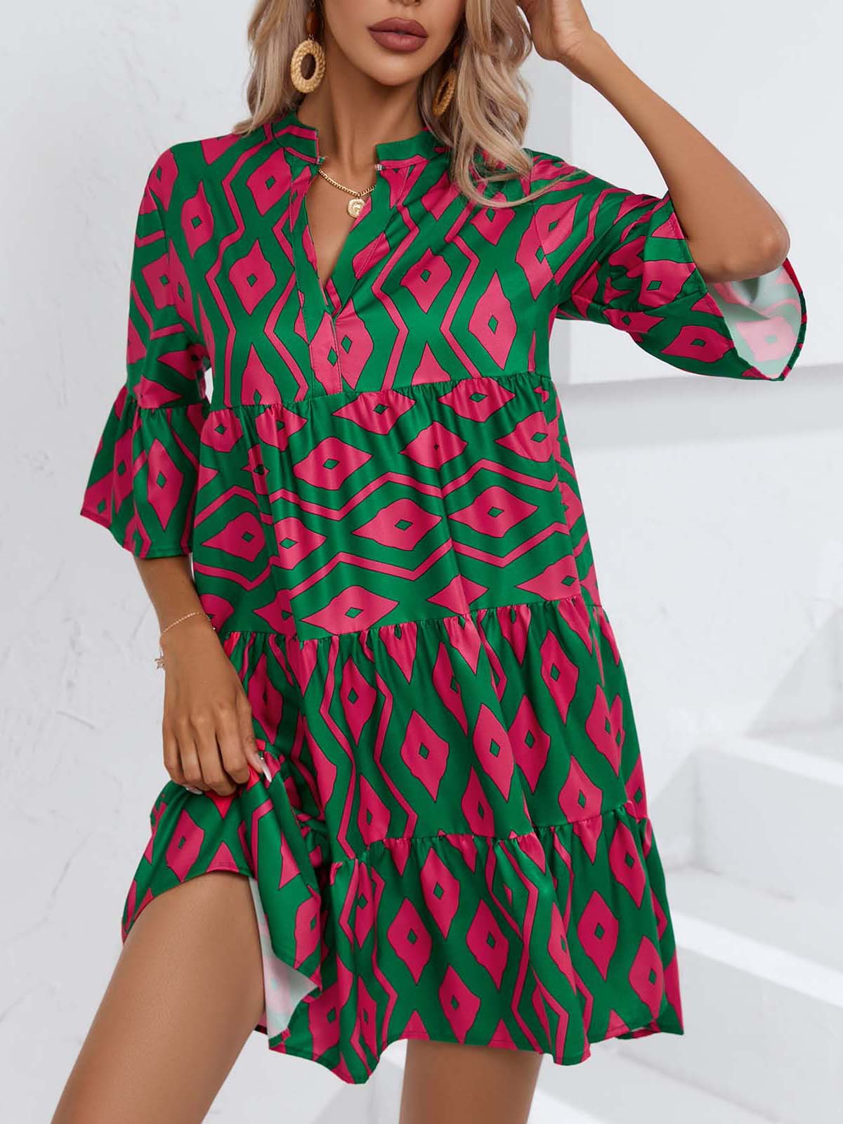 Vestido de verano estilo bohemio con escote en V de Isabella Sol.