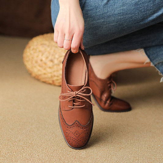 Zapatos clásicos británicos con cordones de Isabella Sol
