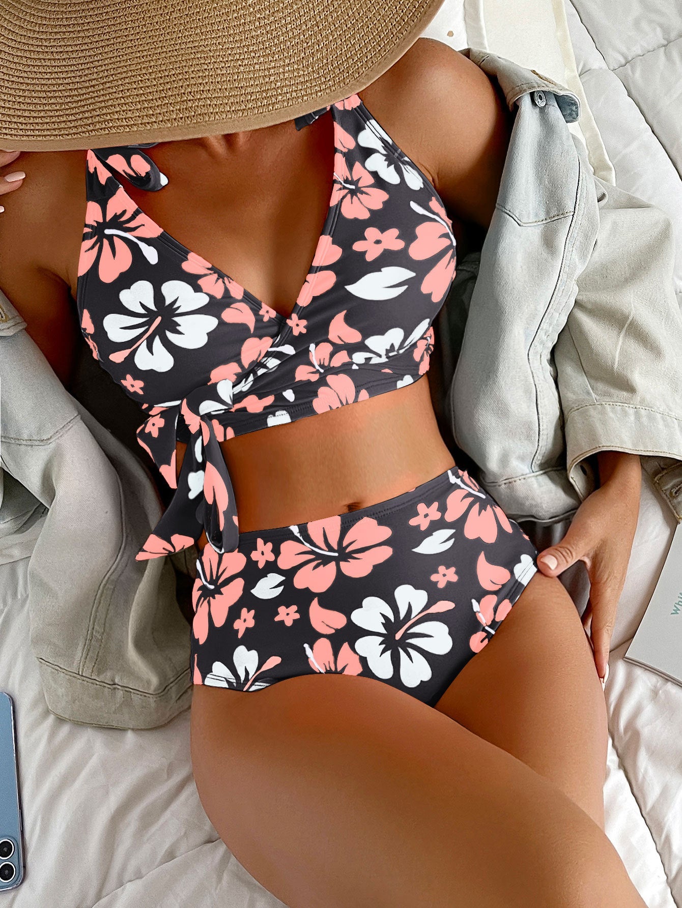 Bikini floral de talle alto de Isabella Sol