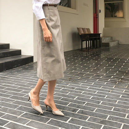 Elegantes tacones de aguja Isabella Sol con punta afilada.