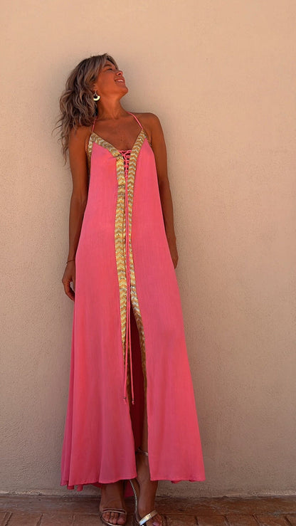 Elegante vestido halter con cordones de Isabella Sol