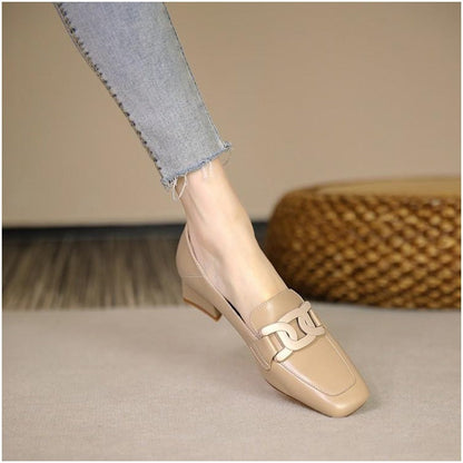 Elegantes mocasines de tacón grueso de Isabella Sol