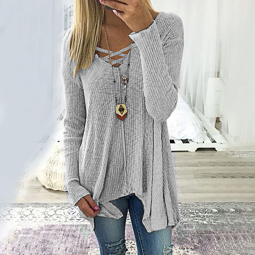 Elegante blusa irregular con escote en V de Isabella Sol.