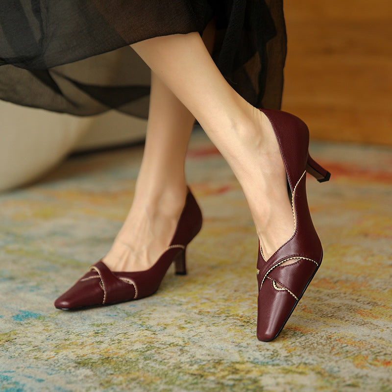 Elegantes zapatos de tacón de piel de Isabella Sol.