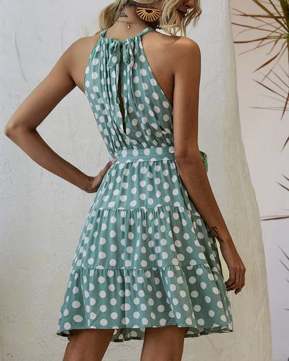 Elegante vestido halter de lunares de Isabella Sol
