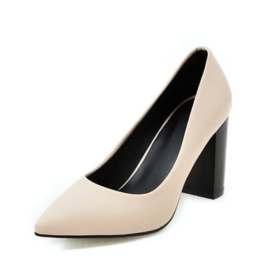 Zapatos de tacón ancho elegantes de Isabella Sol