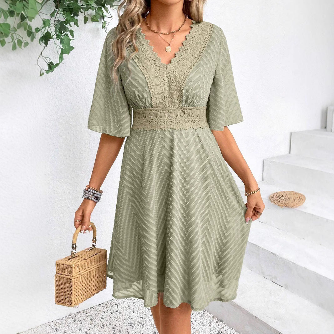 Vestido de encaje con mangas acampanadas, estilo veraniego de Isabella Sol