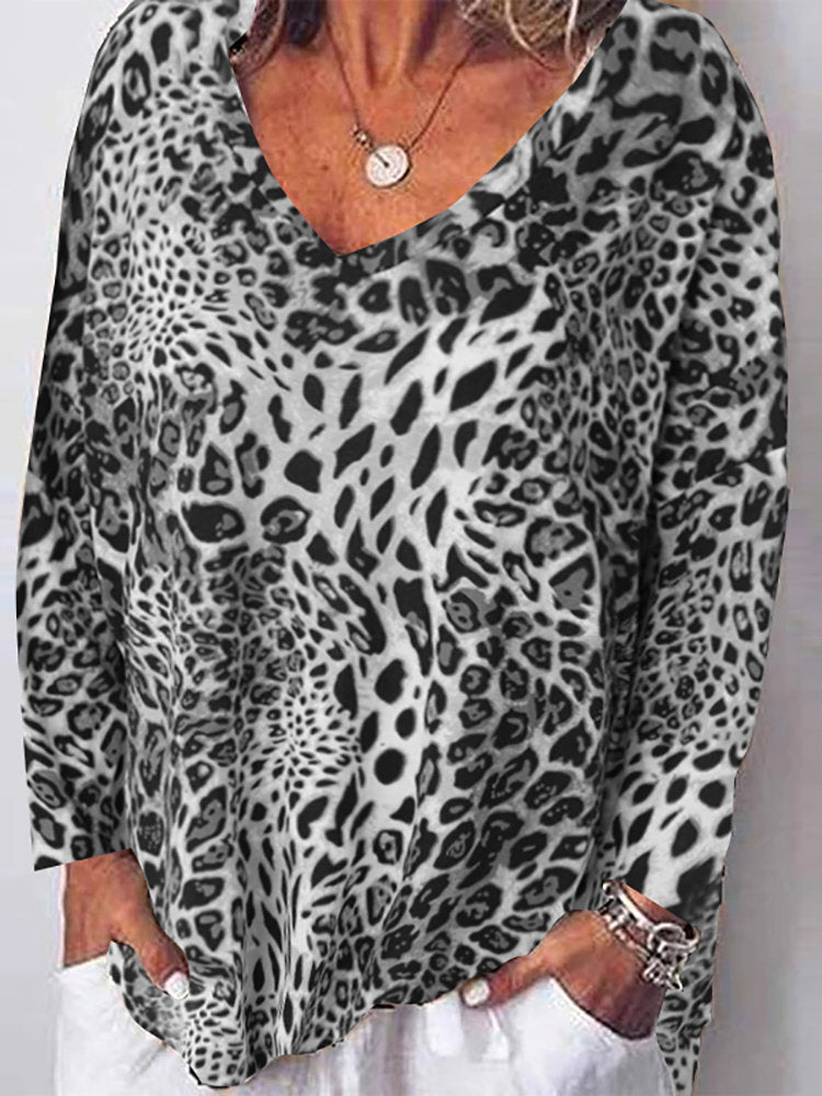Top con escote en V y estampado de leopardo de Isabella Sol