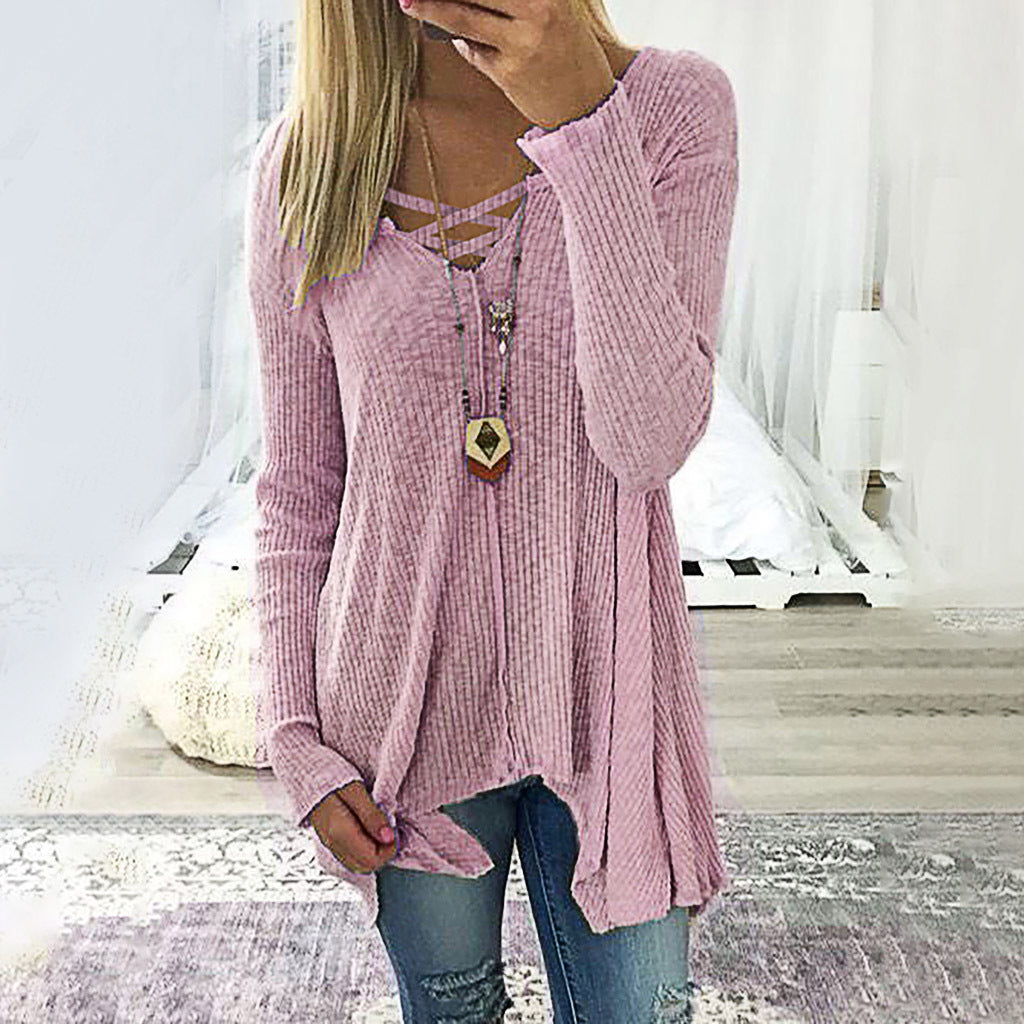Elegante blusa irregular con escote en V de Isabella Sol.