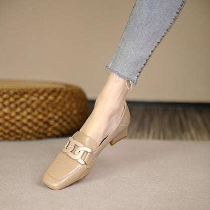 Elegantes mocasines de tacón grueso de Isabella Sol