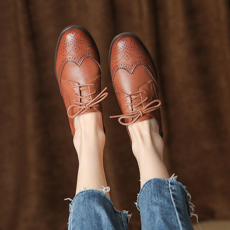 Zapatos clásicos británicos con cordones de Isabella Sol