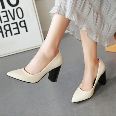 Zapatos de tacón ancho elegantes de Isabella Sol