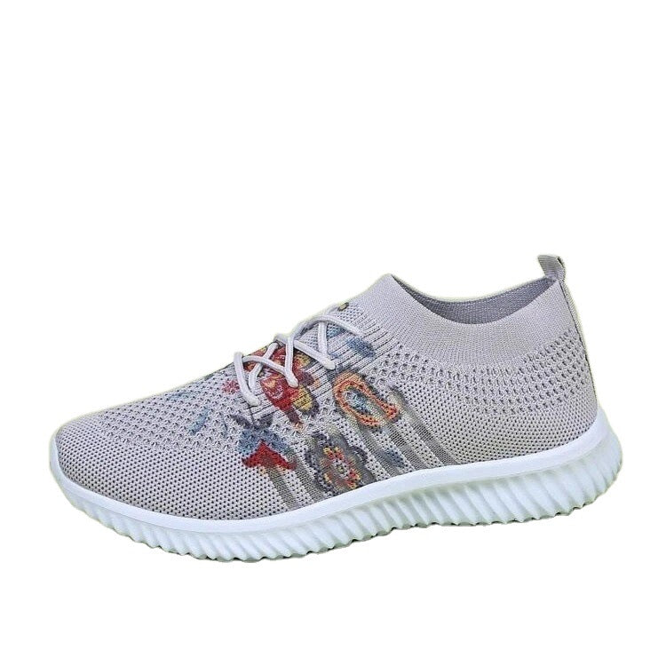 Zapatillas de malla con estampado floral de Isabella Sol, inspiradas en Pinterest.