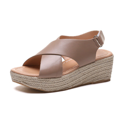 Elegantes sandalias de cuña de Isabella Sol