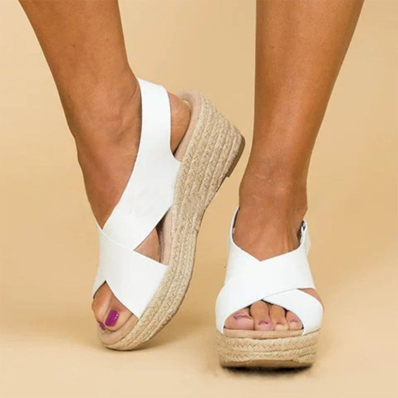 Elegantes sandalias de cuña de Isabella Sol