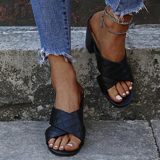 Elegantes sandalias de tacón ancho de Isabella Sol
