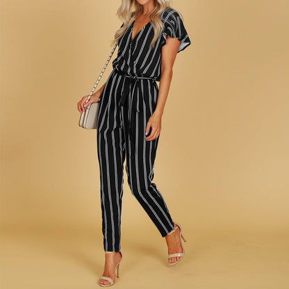Mono halter con escote en V y rayas elegantes de Isabella Sol