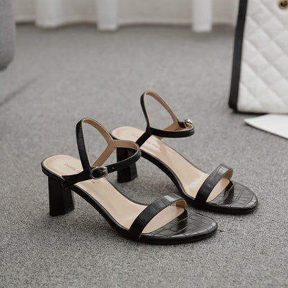 Elegantes sandalias de tacón de Isabella Sol inspiradas en Pinterest.