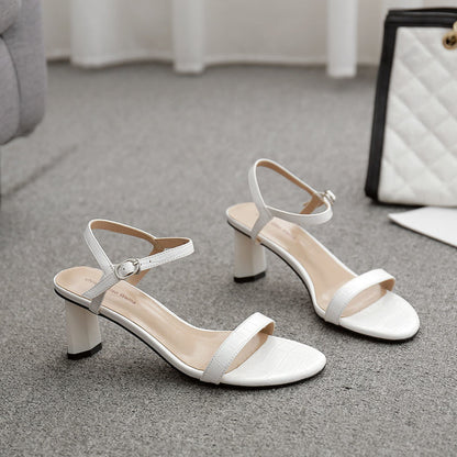 Elegantes sandalias de tacón de Isabella Sol inspiradas en Pinterest.