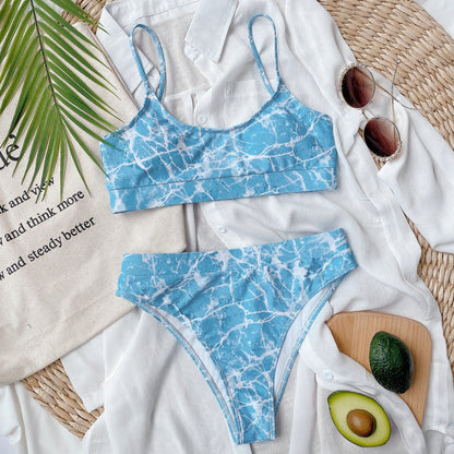 Bikini con estampado vibrante inspirado en Pinterest de Isabella Sol