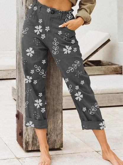 Pantalones casuales cortos con estampado floral de Isabella Sol