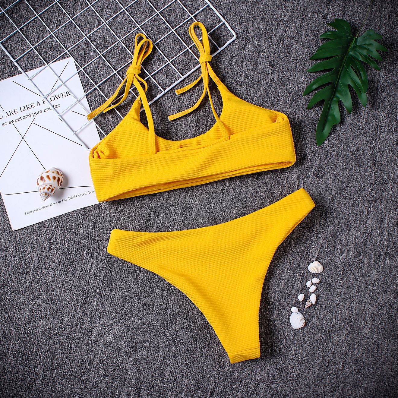 Bikini sin tirantes de talle bajo de Isabella Sol