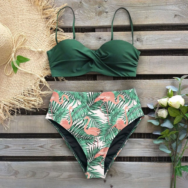 Bikini floral de talle alto de Isabella Sol