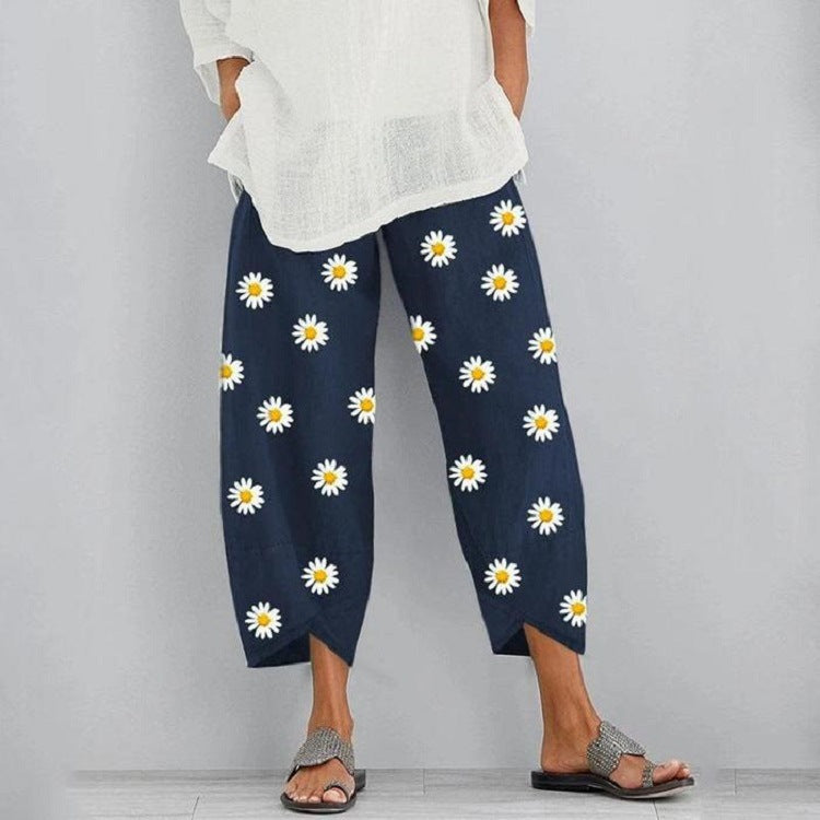 Pantalones cortos con estampado floral y cintura elástica de Isabella Sol.