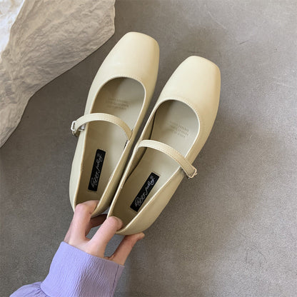 Elegantes zapatos Mary Jane de tacón bajo de Isabella Sol para el día a día.