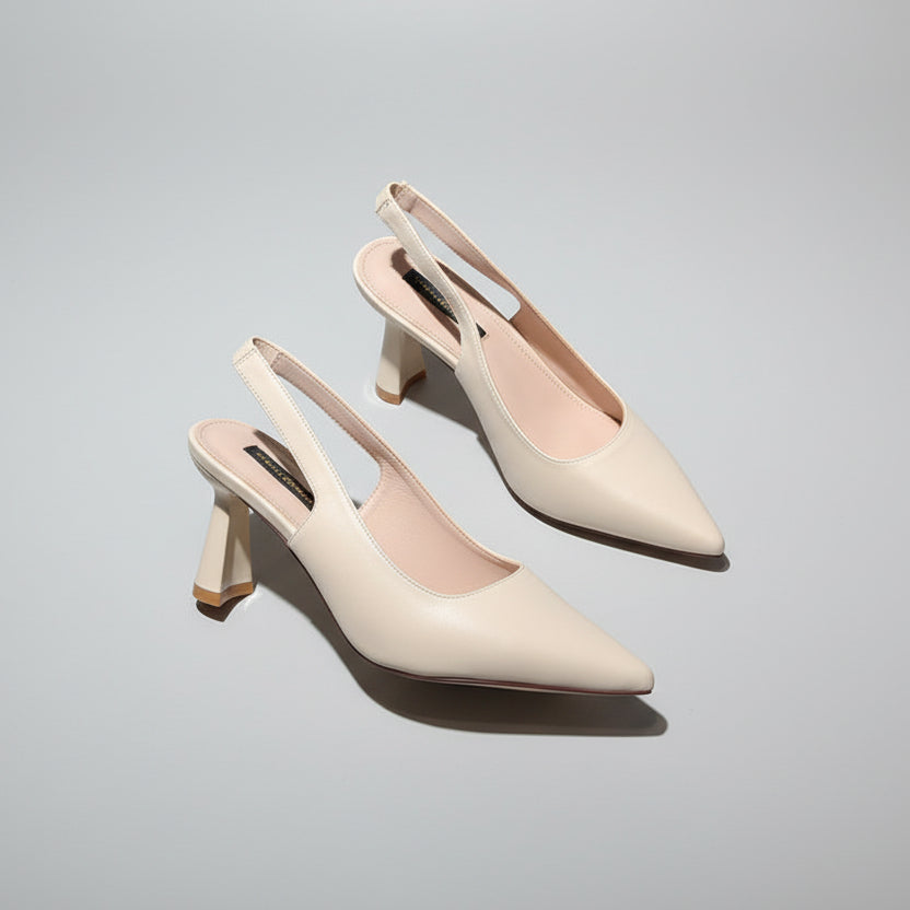Elegantes zapatos de tacón de punta estilo retro de Isabella Sol.