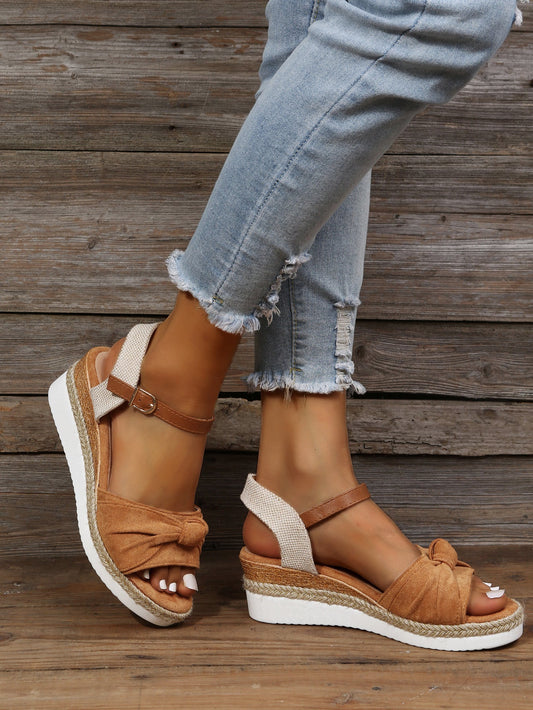 Elegantes sandalias de plataforma de Isabella Sol