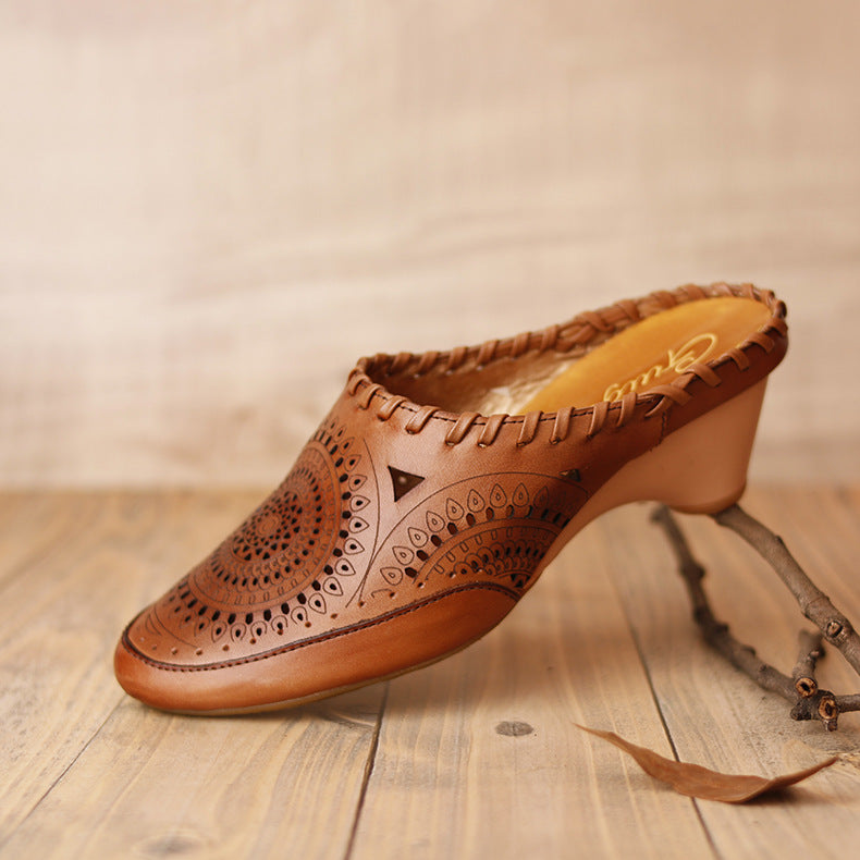 Sandalias de cuero vintage de tacón medio de Isabella Sol.