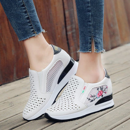 Mocasines sin cordones bordados de Isabella Sol