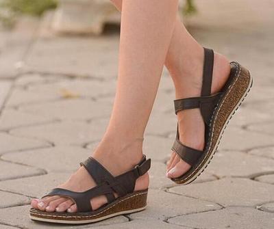 Sandalias elegantes de tacón bajo Isabella Sol para el día a día.
