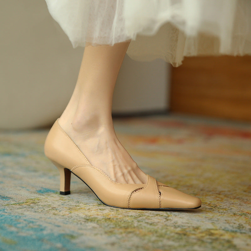 Elegantes zapatos de tacón de piel de Isabella Sol.