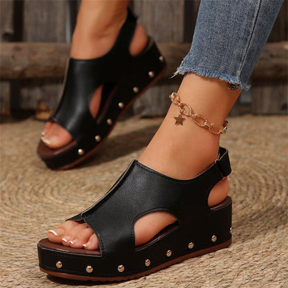 Elegantes sandalias de plataforma con puntera abierta de Isabella Sol