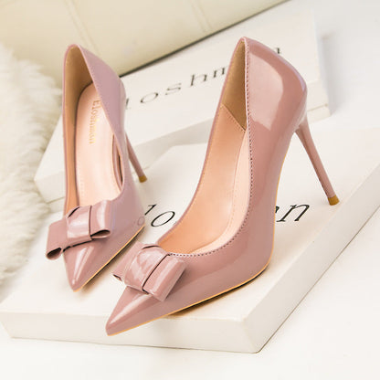 Elegant Bow Pointed Heels by Isabella Sol