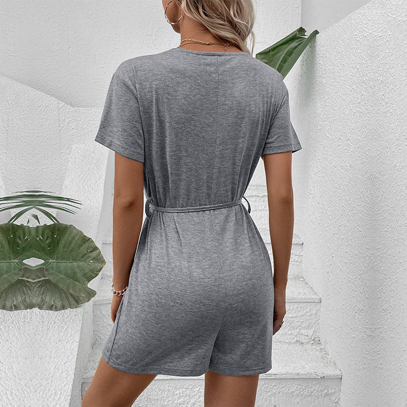 Elegante mono informal gris con cordones de Isabella Sol